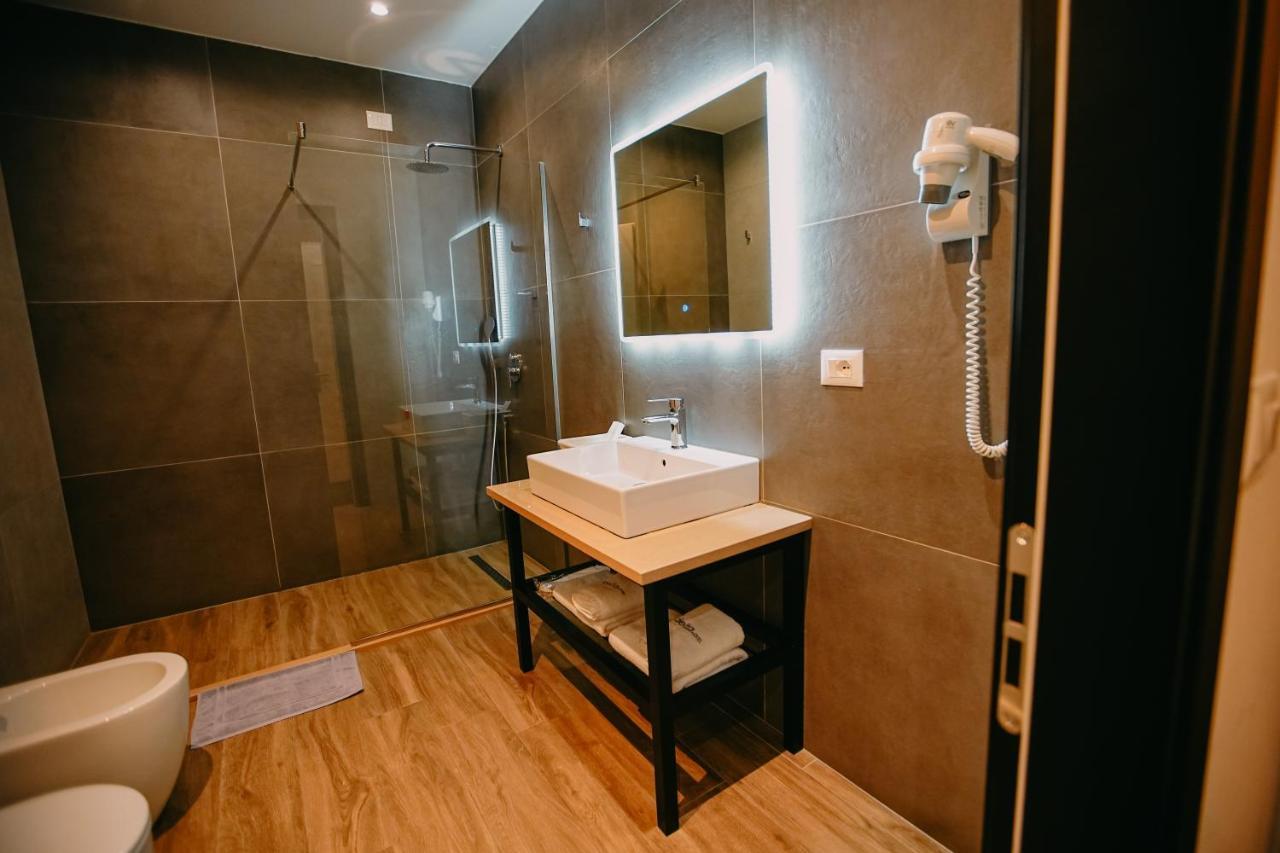 Hotel Delta Premium Durres Bagian luar foto
