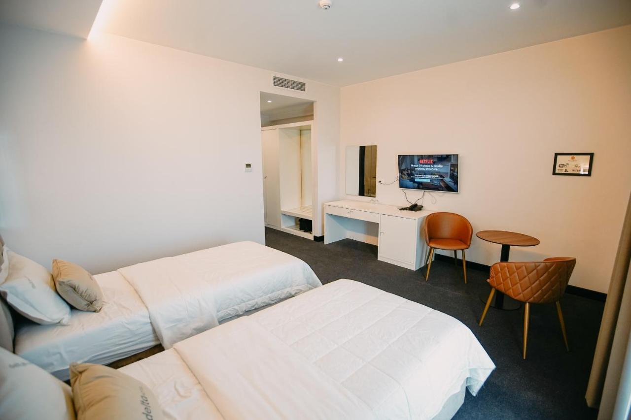Hotel Delta Premium Durres Bagian luar foto