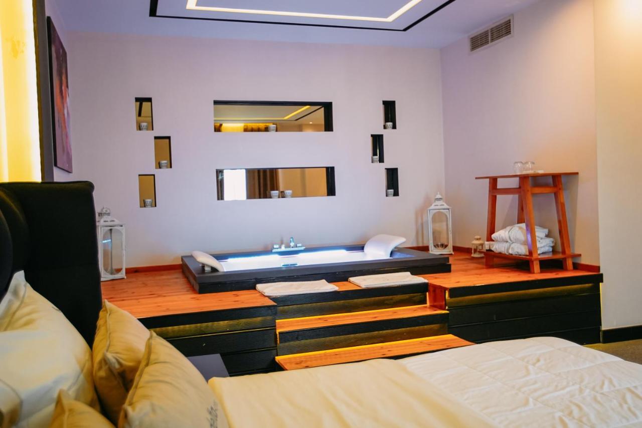 Hotel Delta Premium Durres Bagian luar foto