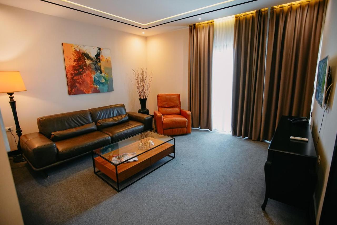 Hotel Delta Premium Durres Bagian luar foto