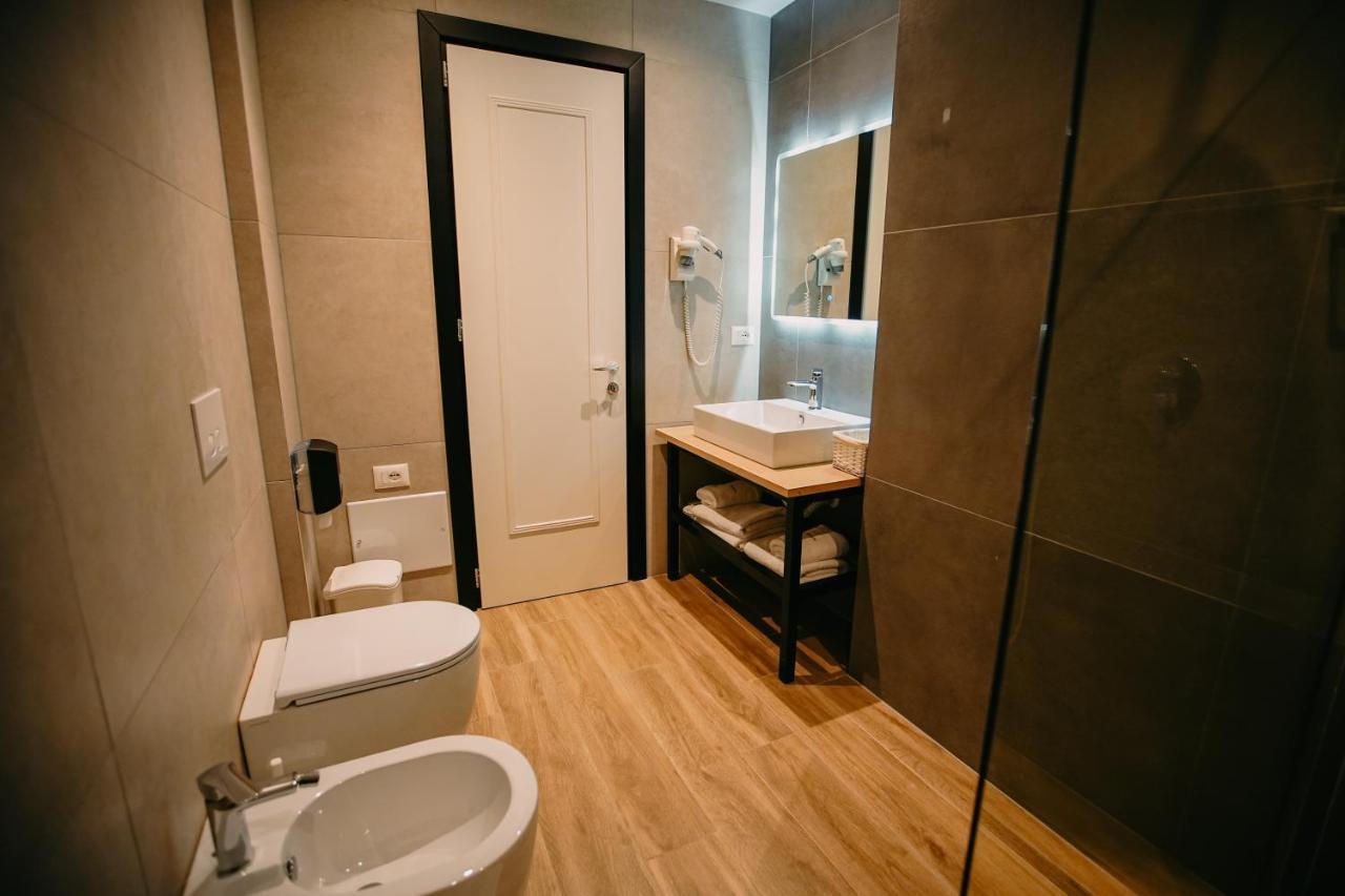 Hotel Delta Premium Durres Bagian luar foto