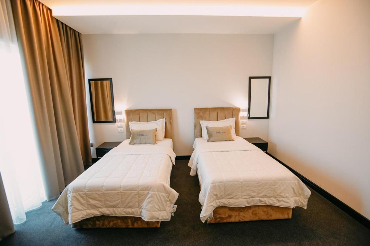 Hotel Delta Premium Durres Bagian luar foto