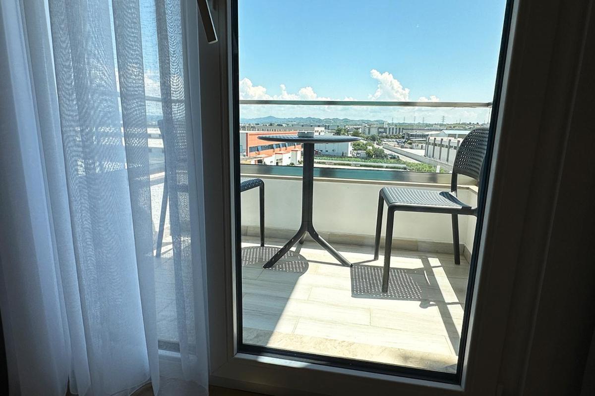 Hotel Delta Premium Durres Bagian luar foto