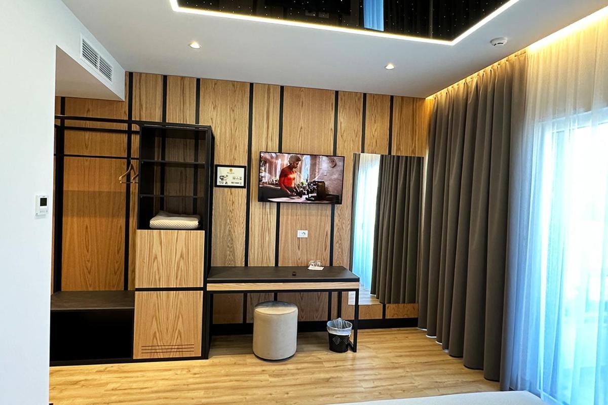 Hotel Delta Premium Durres Bagian luar foto