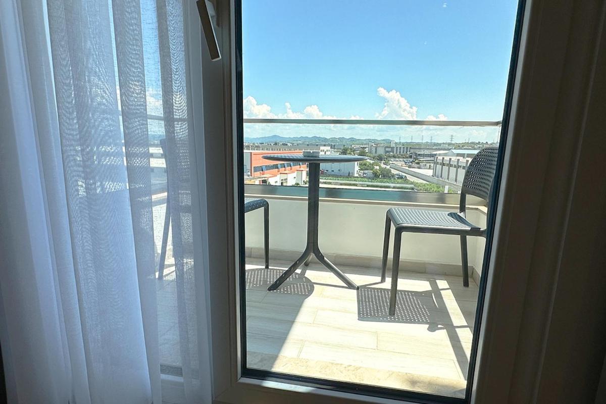 Hotel Delta Premium Durres Bagian luar foto