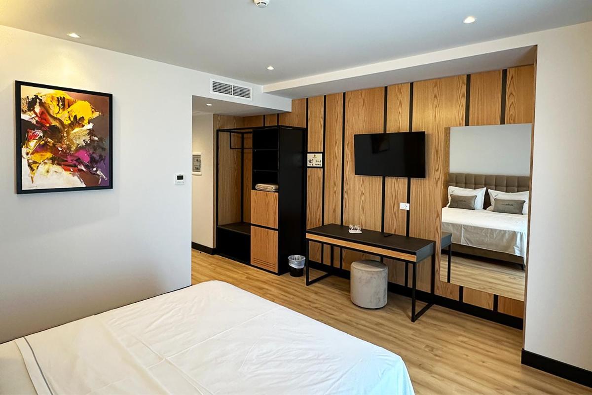 Hotel Delta Premium Durres Bagian luar foto